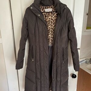 Calvin Klein Gray Puffer Jacket for Cold Weather